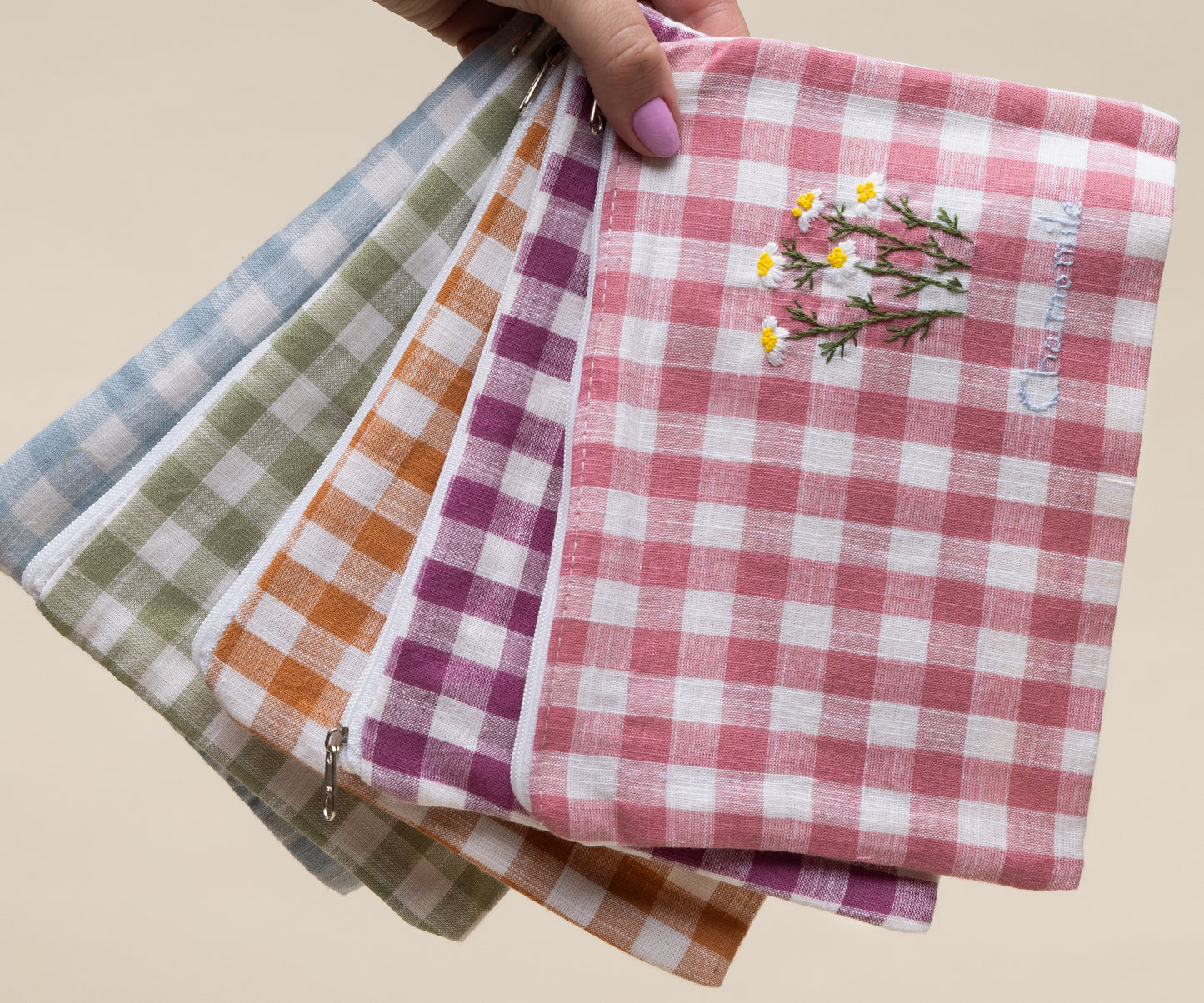 BOLSA CARTEIRA XADREZ COM BORDADO E ZIPER 1