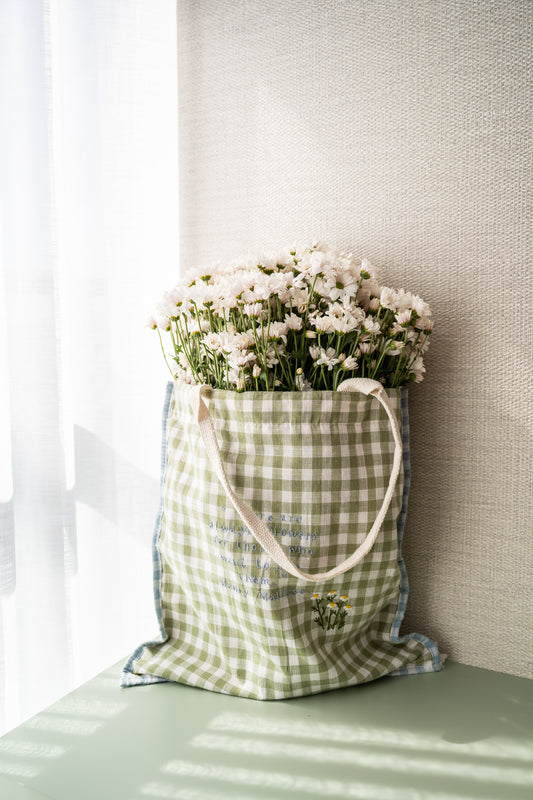 BOLSA MULTIUSO XADREZ COM BORDADO A MAO