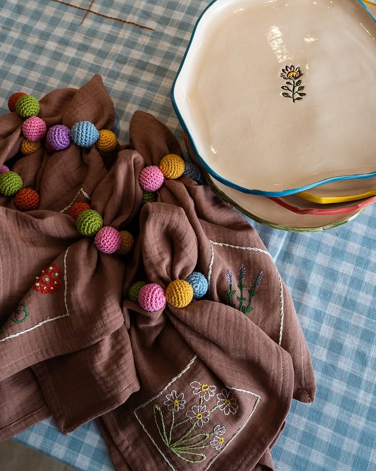 CONJUNTO GUARDANAPOS ALGODAO COM FLORES BORDADA 3