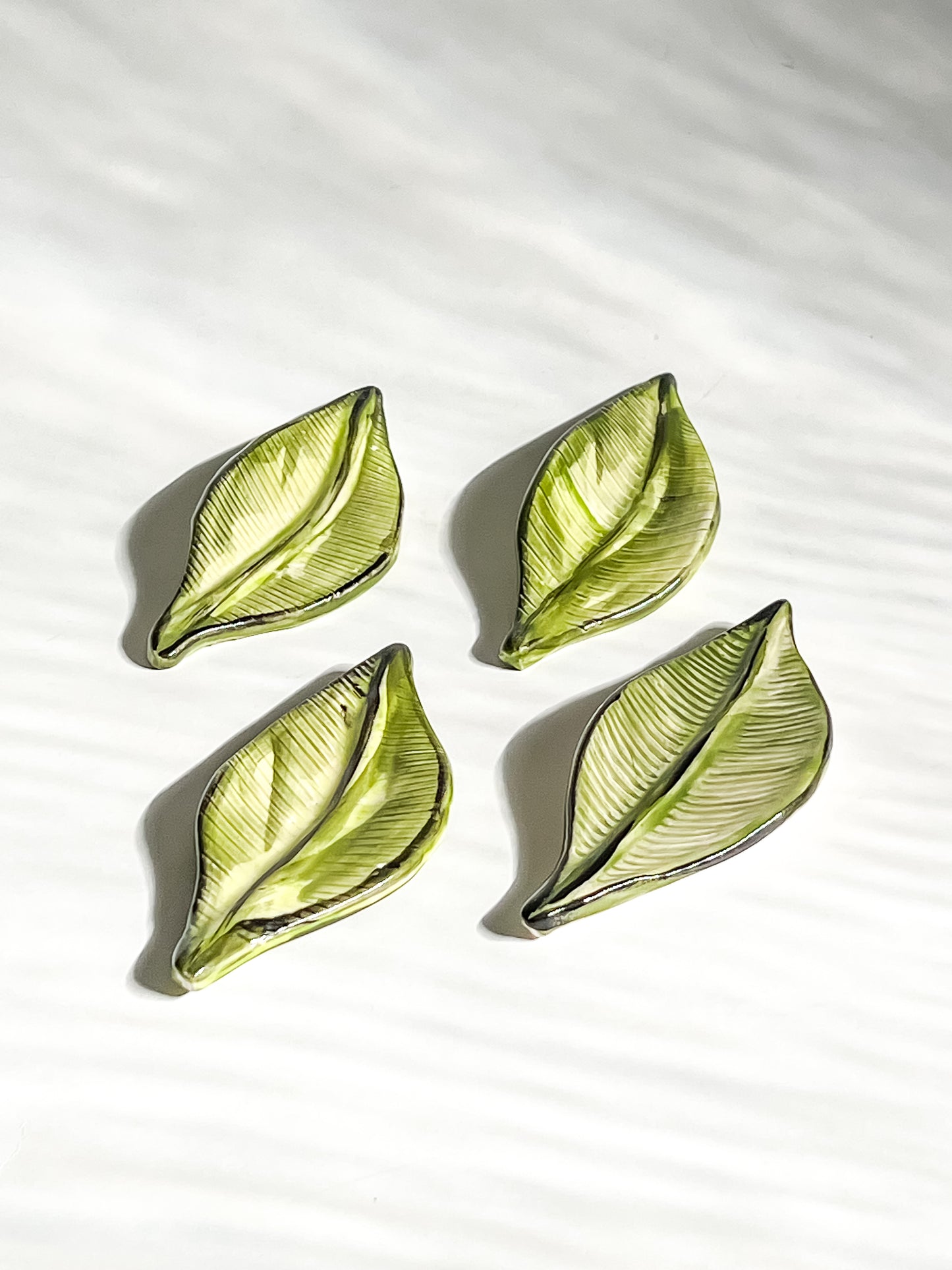 DESCANSO DE TALHER FOLHAS 1