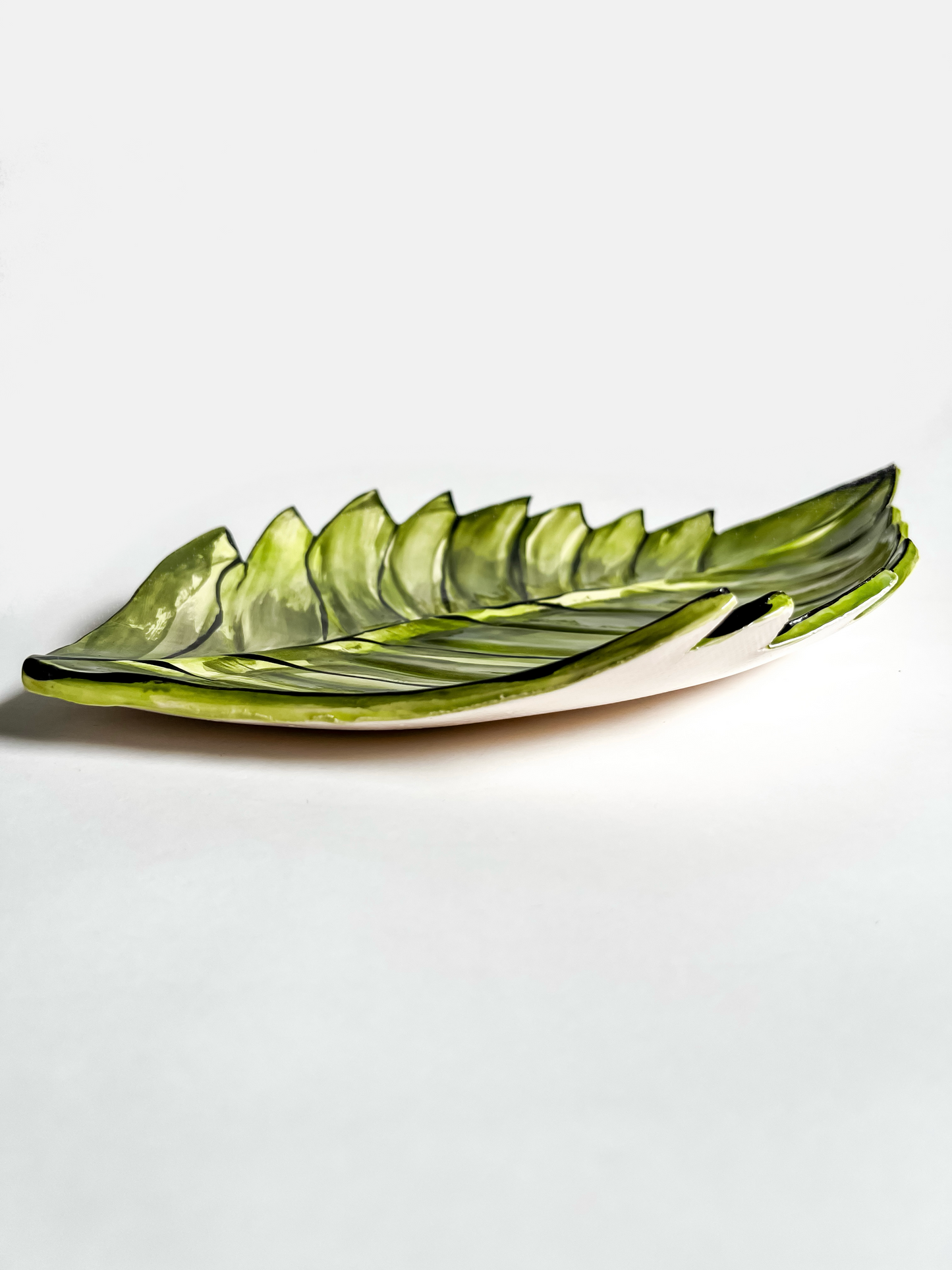 PRATO DE SERVIR FOLHA 3