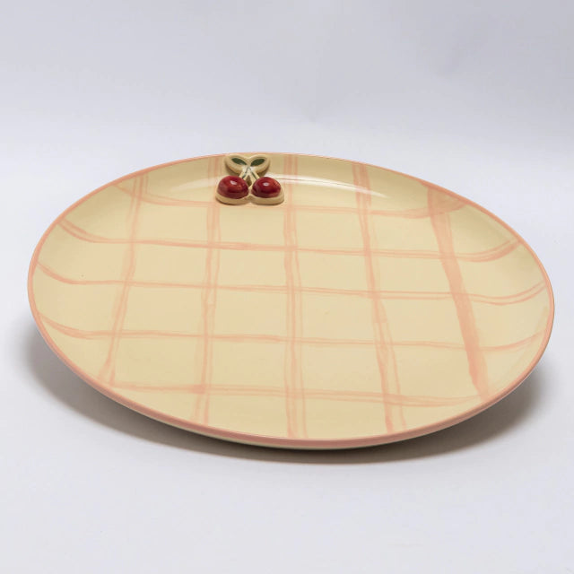 Prato de bolo xadrez cereja