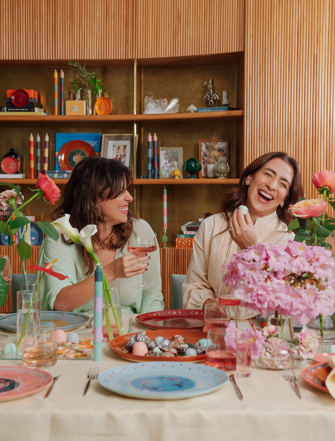 A Psicologia da Mesa: como decorar e compartilhar refeições transforma o seu bem-estar