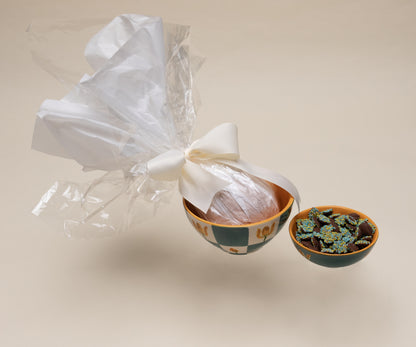 Bowl Médio Xadrez + Ovo de Páscoa ao Leite com Mini Sucriers Dentro