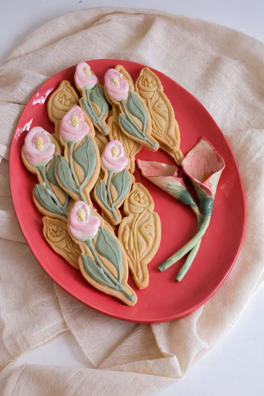 12 BISCOITOS + PRATO DE CERÂMICA (36 cm)