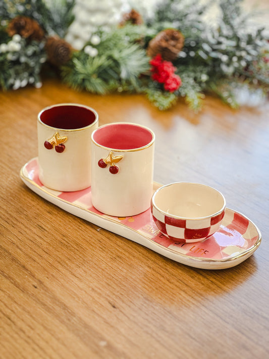 BANDEJA COM COPINHOS E MINI BOWL CEREJA